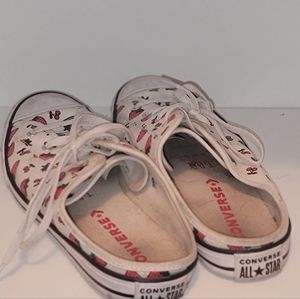 Well loved women's converse size 7